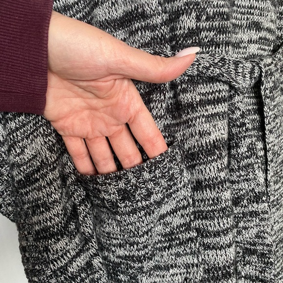 NY & Co. Black & White Pullover Sweater - Size Small - Picture 11 of 13